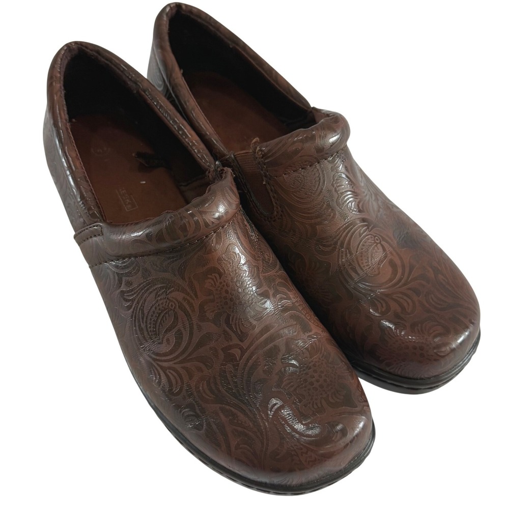 Falls Creek Embossed Floral Comfort Clogs Brown Slip On Womens 8.5 Workwear Shoe